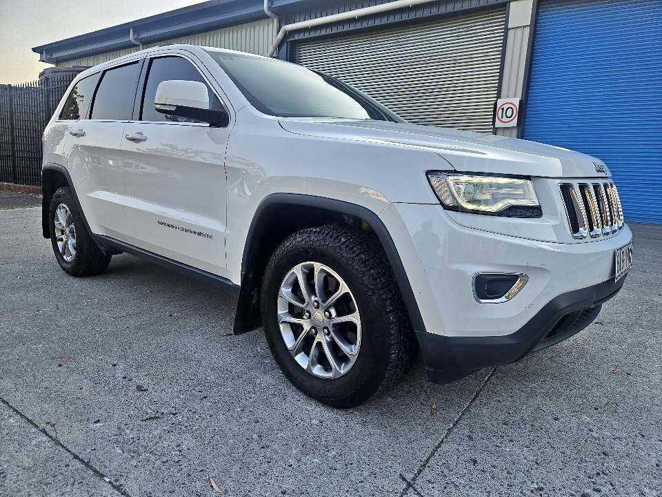 2013 jeep Grand cherokee laredo easy finance 3.jpg